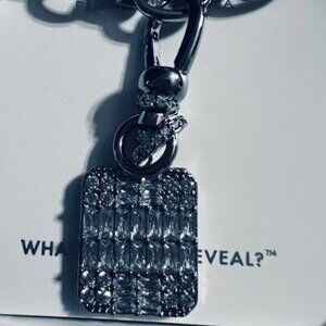 BE ANYTHING BUT BASIC NECKLACE